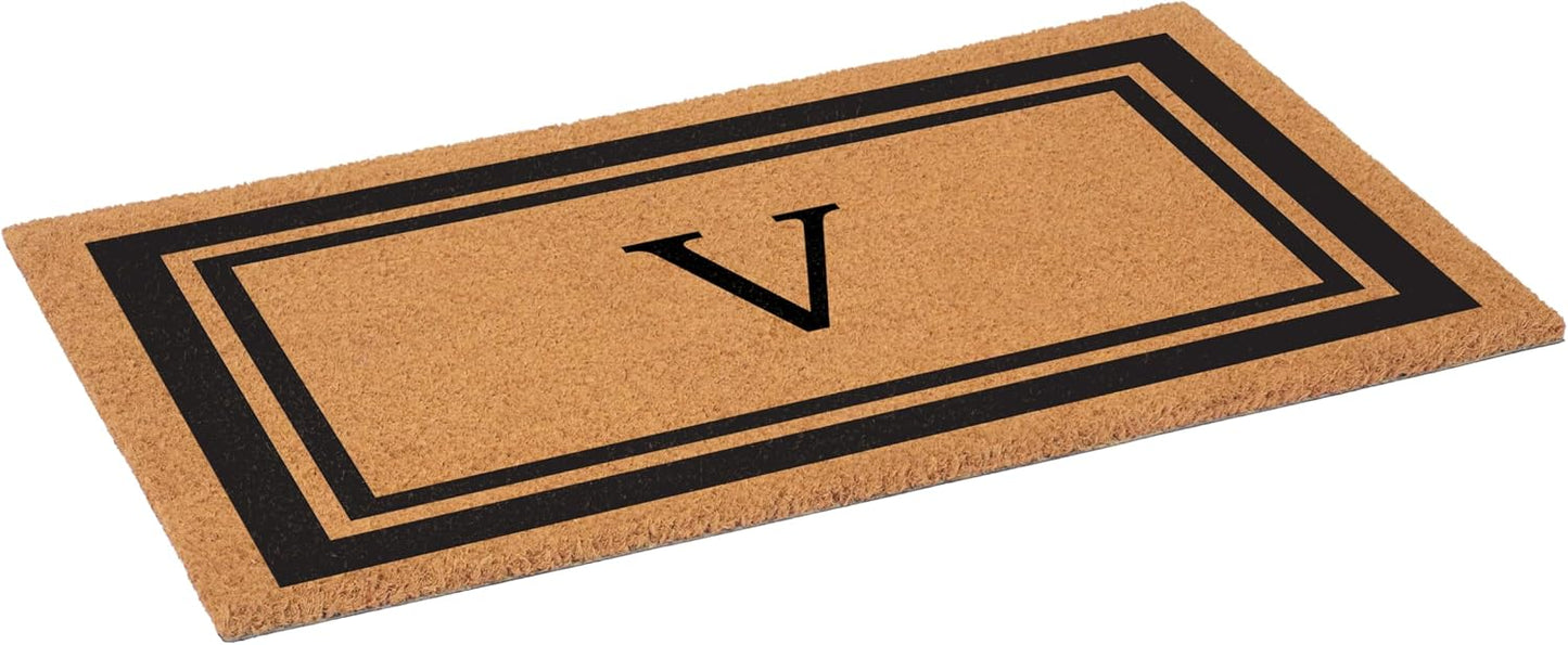 Alfombra entrada monograma V 18x30pulg borde negro
