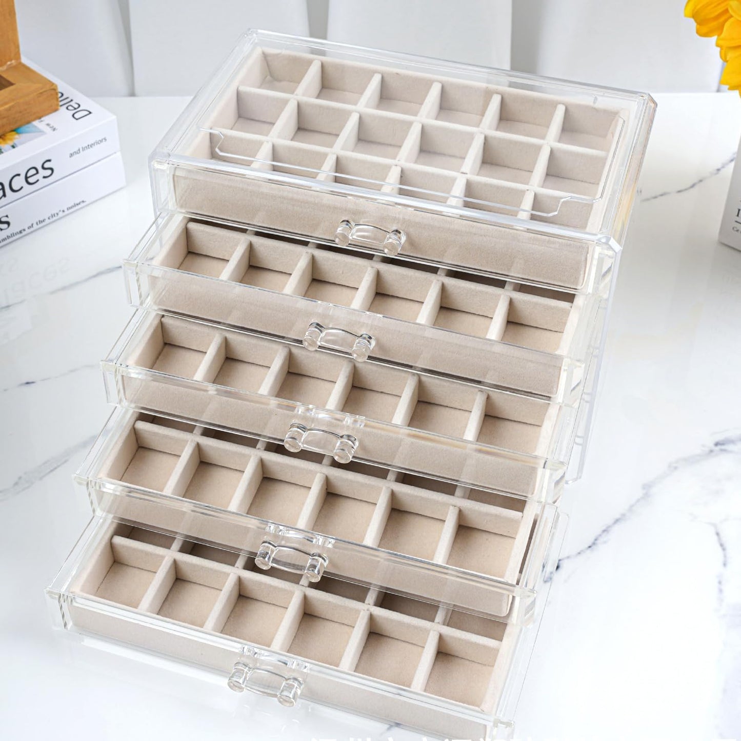 Joyero acrílico 5 cajones 90 compartimentos terciopelo beige