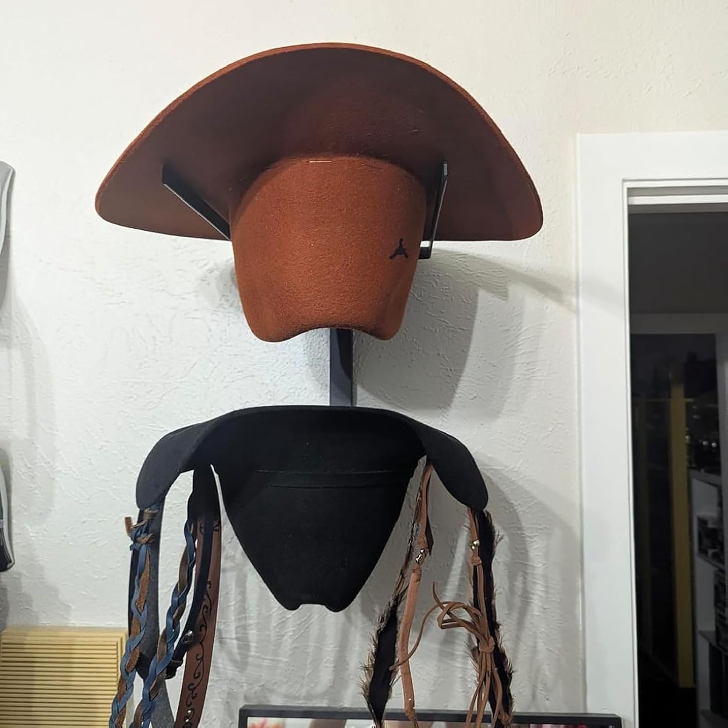 Perchero sombrero 6 Pzas metal negro soporte pared