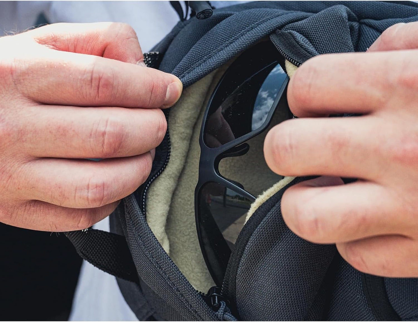 Bolsa táctica bandolera resistente al agua EDC mediana
