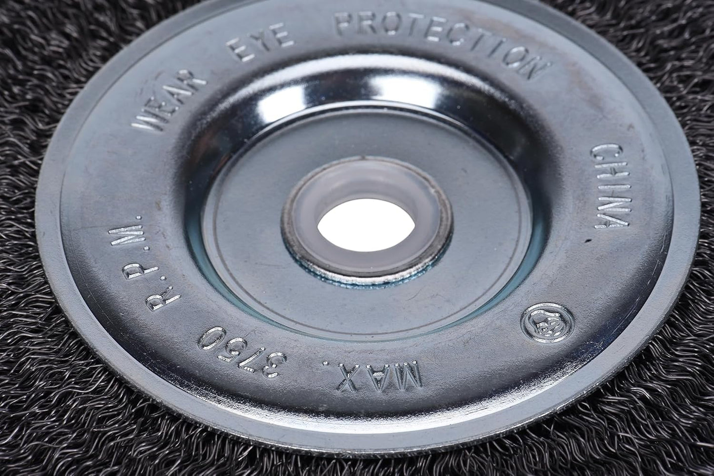 Rueda alambre rizada 6pulg eje 1/2-5/8 3750RPM