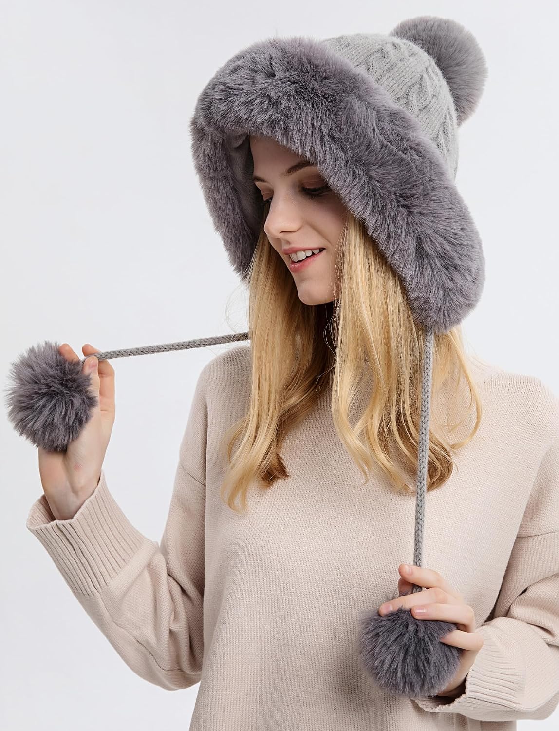 Gorro invierno mujer cálido con pompón piel sintética