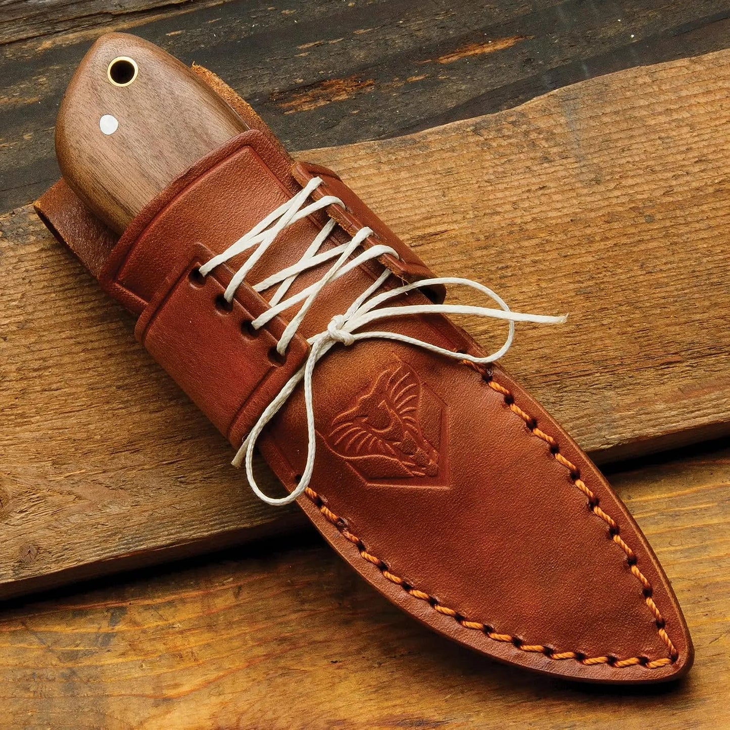 Cuchillo acero carbono mango madera 6 3/8pulg
