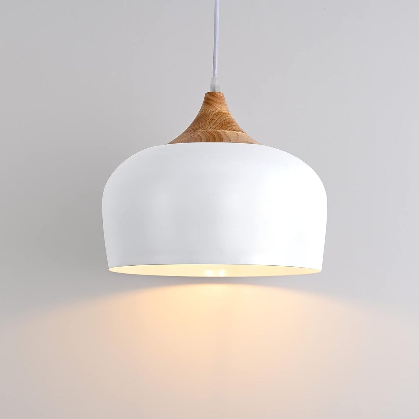 Lámpara colgante madera pantalla metal cúpula ajustable