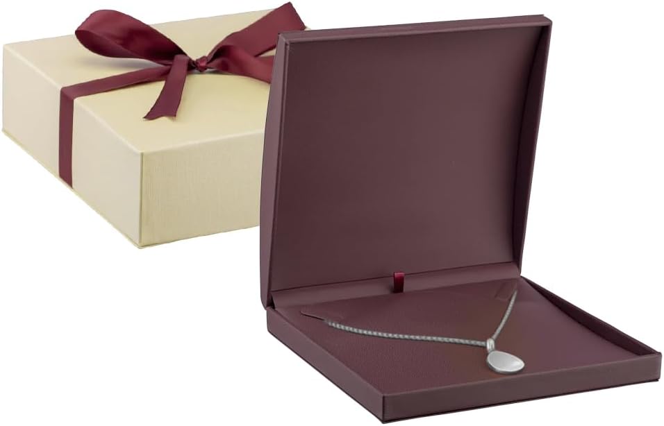 Caja collar lujo cuero estuche elegante ribete crema