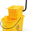 Cubo fregona con escurridor sobre ruedas 35qt color amarillo