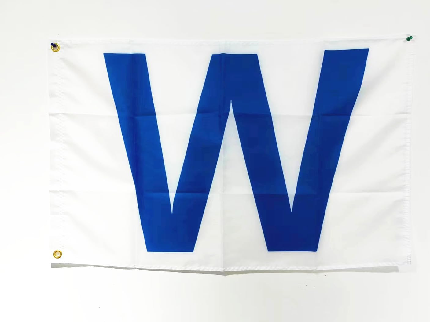 Bandera Chicago W Win 3x5ft poliéster con ojales latón