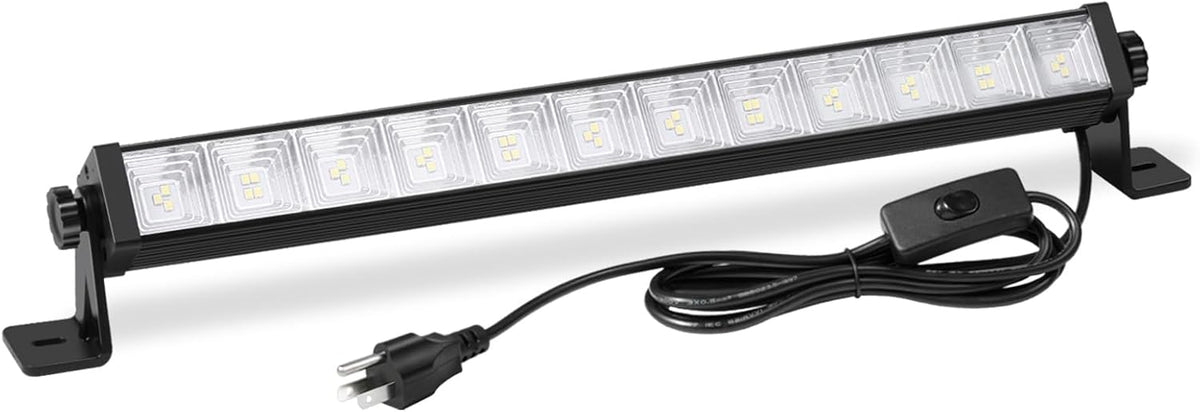 Luz LED enchufable garage 24W 6000K con cable 6.5pies