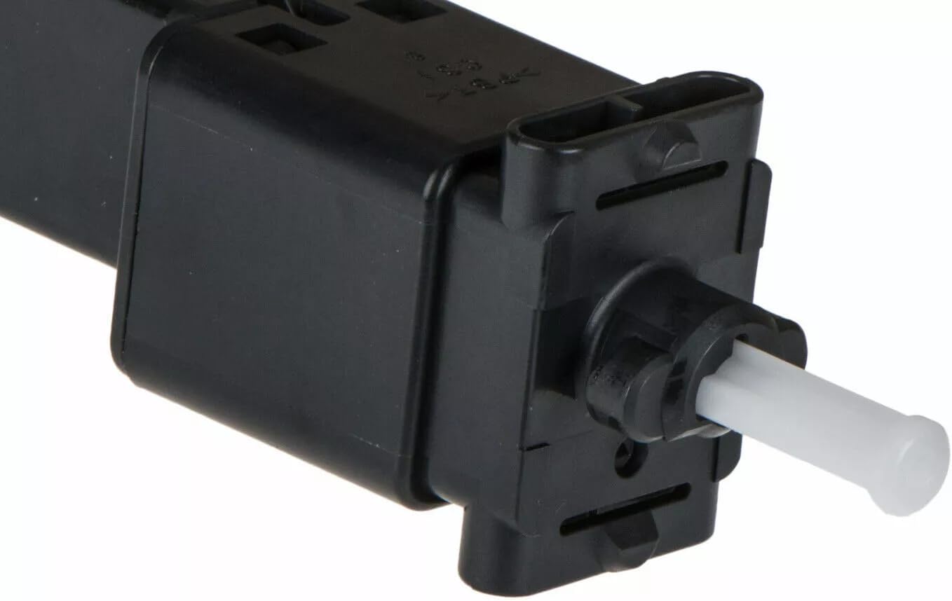 Interruptor freno 4 pines comp Mazda 6 CX-7 MX-5 RX-8 02-14