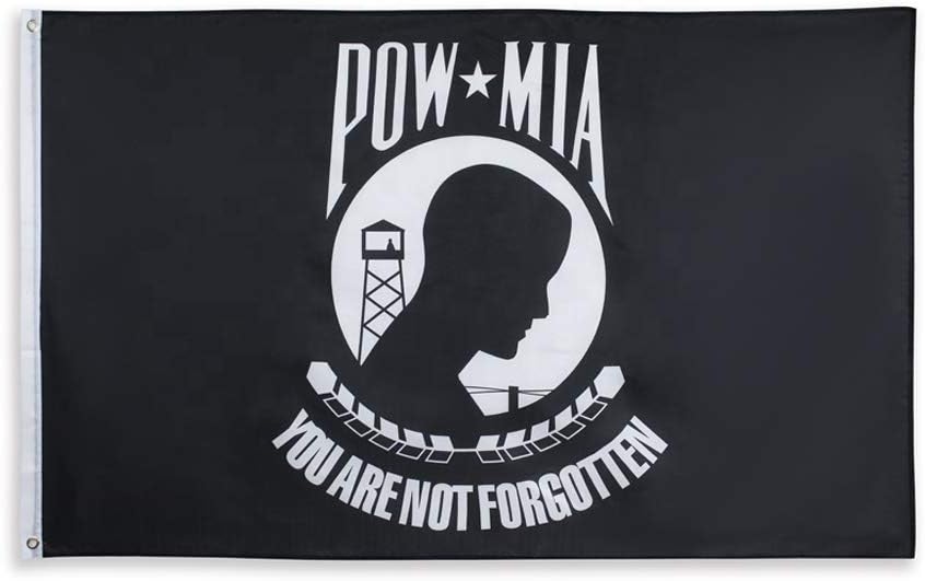 Bandera negra 2x3ft con texto You are not forgotten