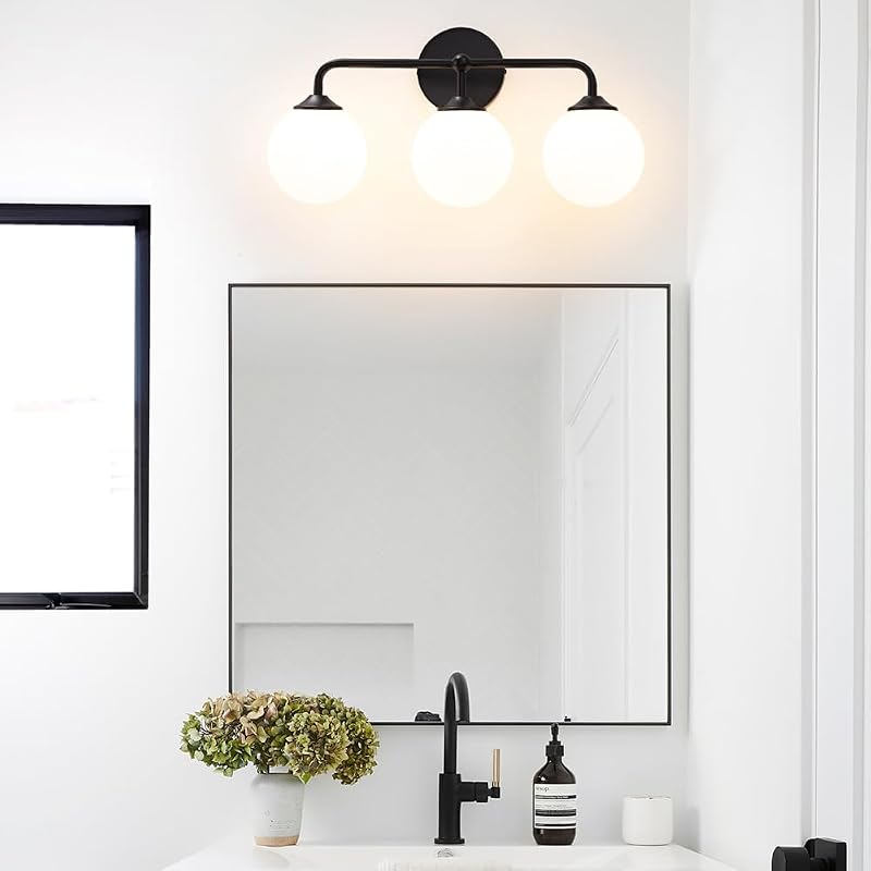 Lámpara pared baño 3 luces vidrio blanco lechoso moderna