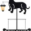 Letrero perro salchicha farol huellas pata jardín