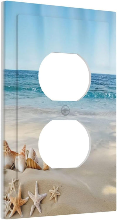 Cubiertas enchufe verano con estrellas playa y conchas mar