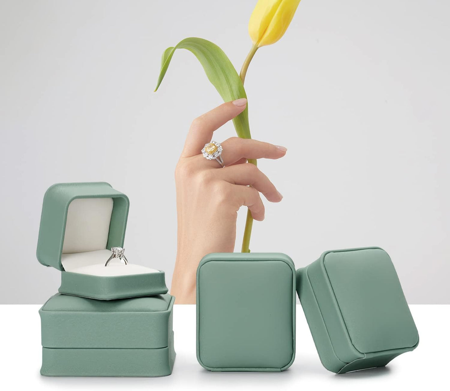Caja anillo compromiso cuero verde oliva terciopelo