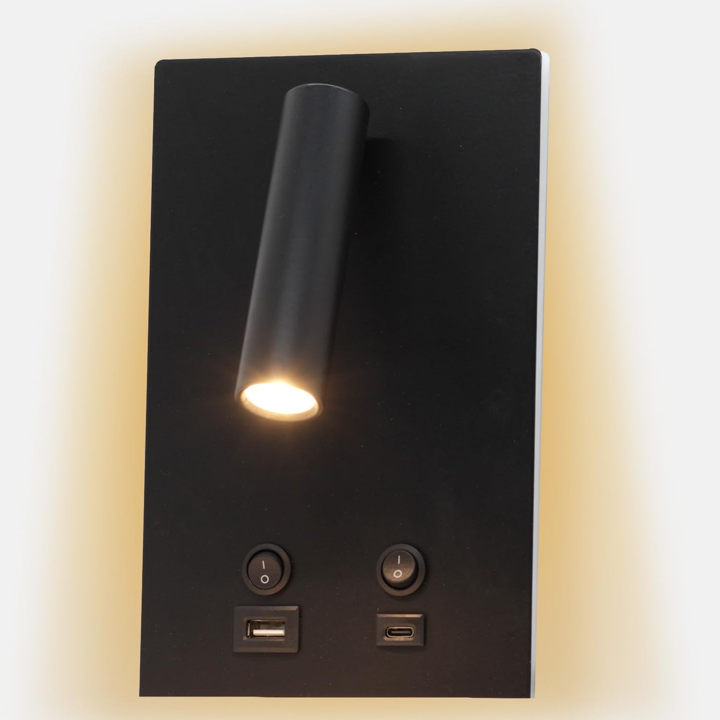 Luz de lectura Vera 5x9pulg negro mate con USB-A y USB-C