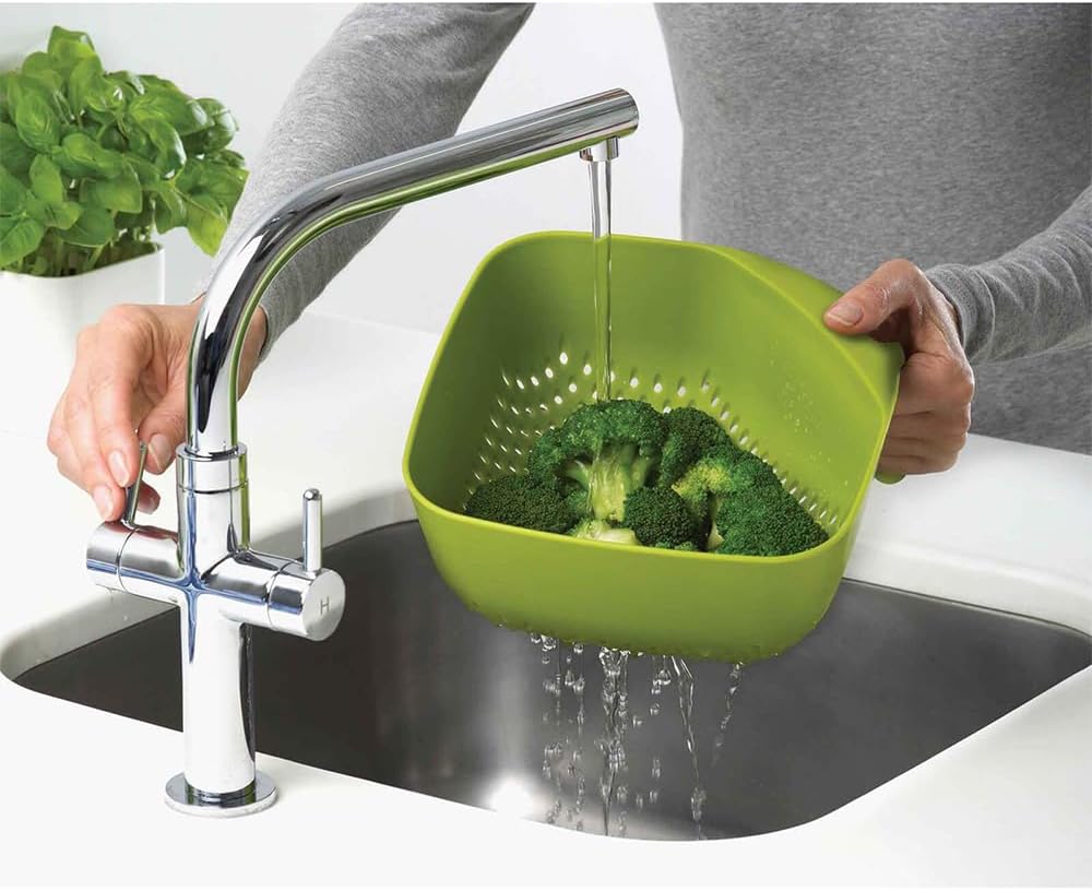 Colador cuadrado apilable con mango vertical mediano verde