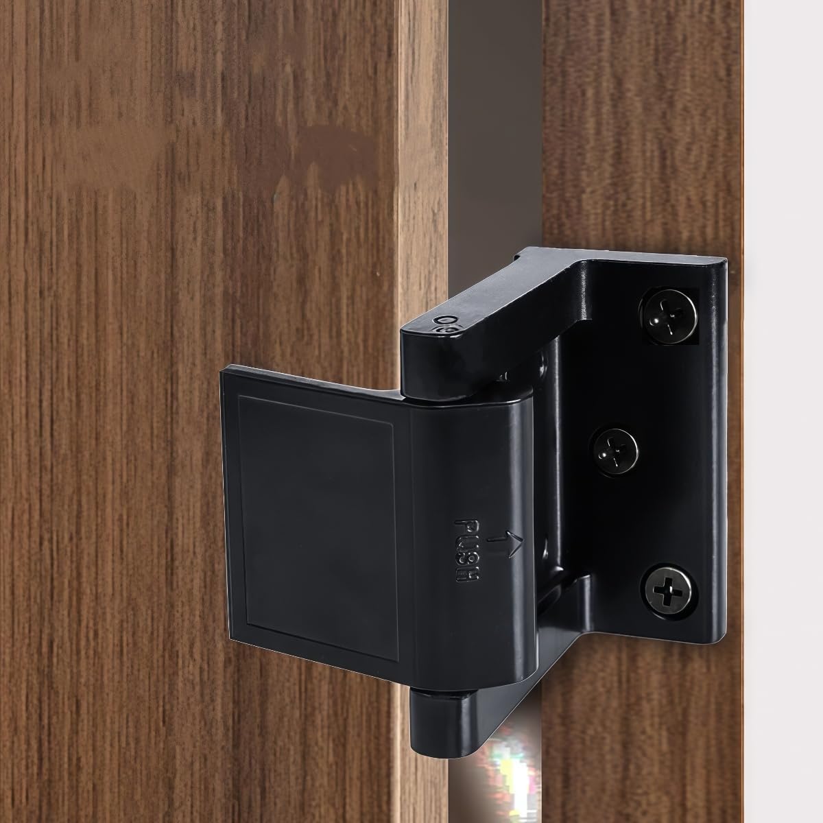 Cerradura puerta negra reforzador privacidad seguridad