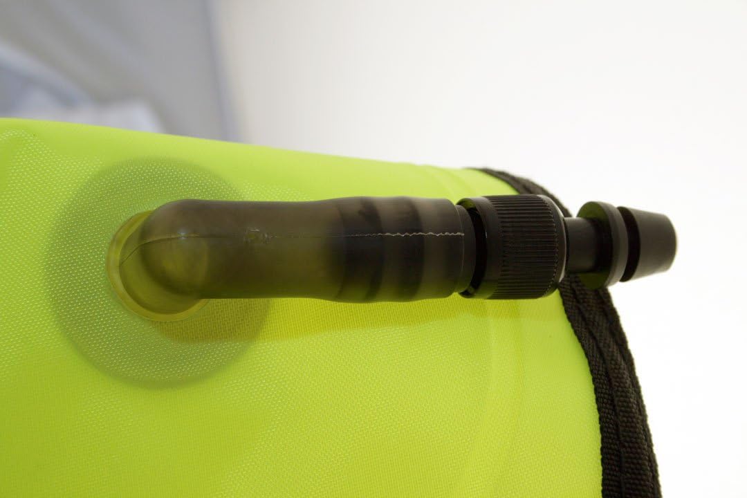 Tubo inflable señal seguridad buceo
