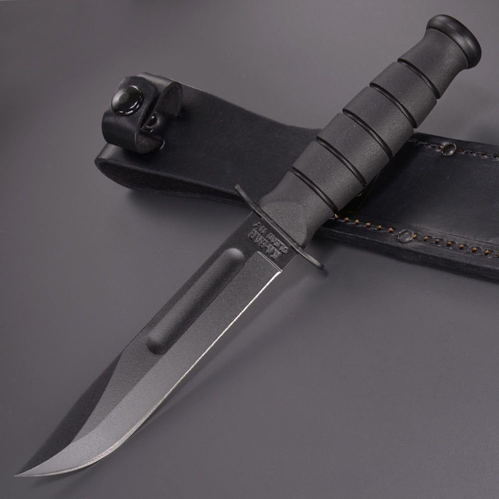Cuchillo corto con vaina piel color negro