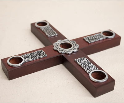 Coronas de adviento y cruces catedral