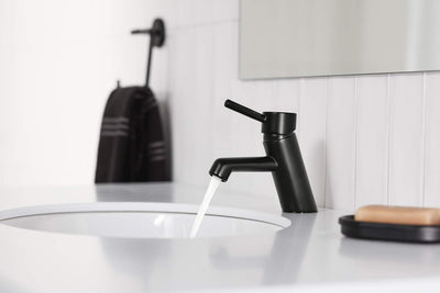Válvula agua 1.0 GPM negro mate