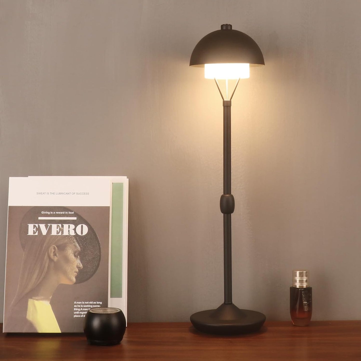 Lámpara escritorio LED inalámbrica USB-C color arena
