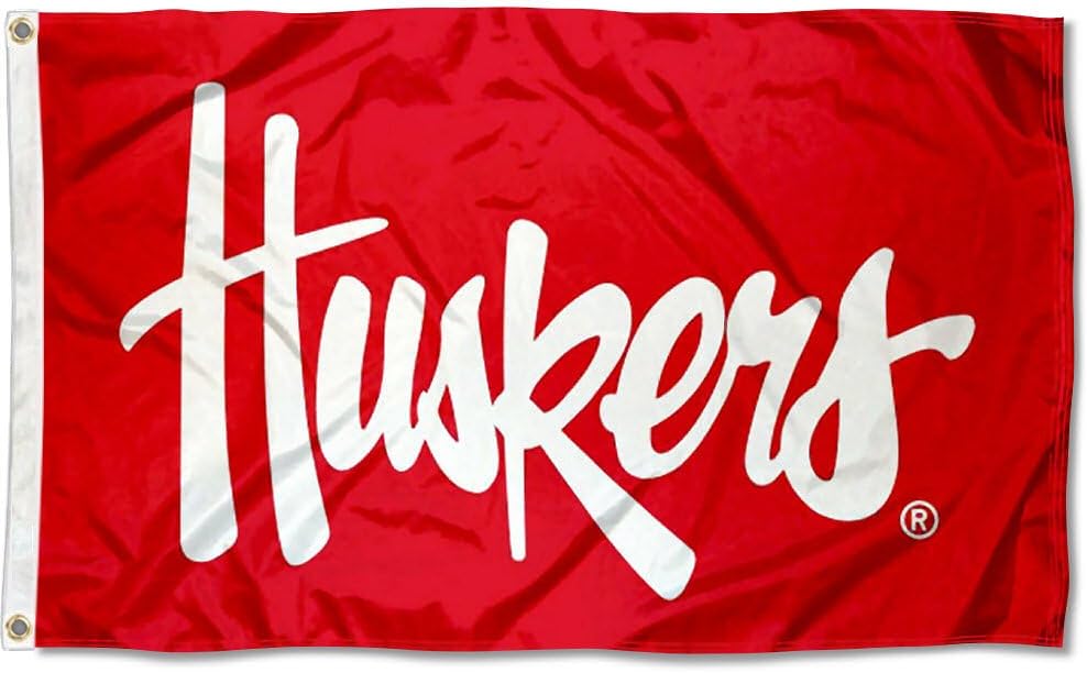 Bandera Nebraska Cornhuskers Script