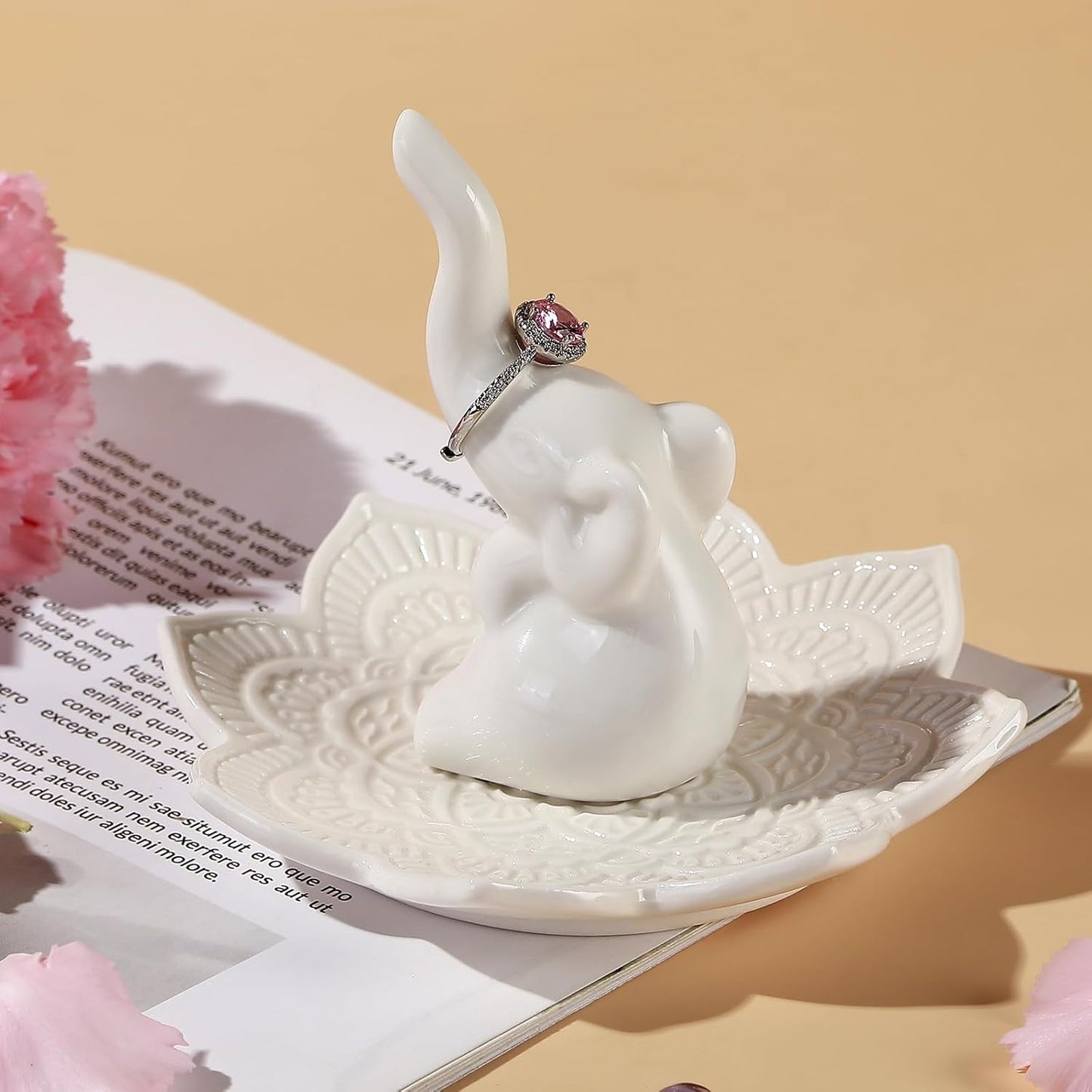 Soporte anillo elefante blanco con plato mandala para joyas