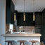 Luz colgante isla cocina gris humo pantalla cristal
