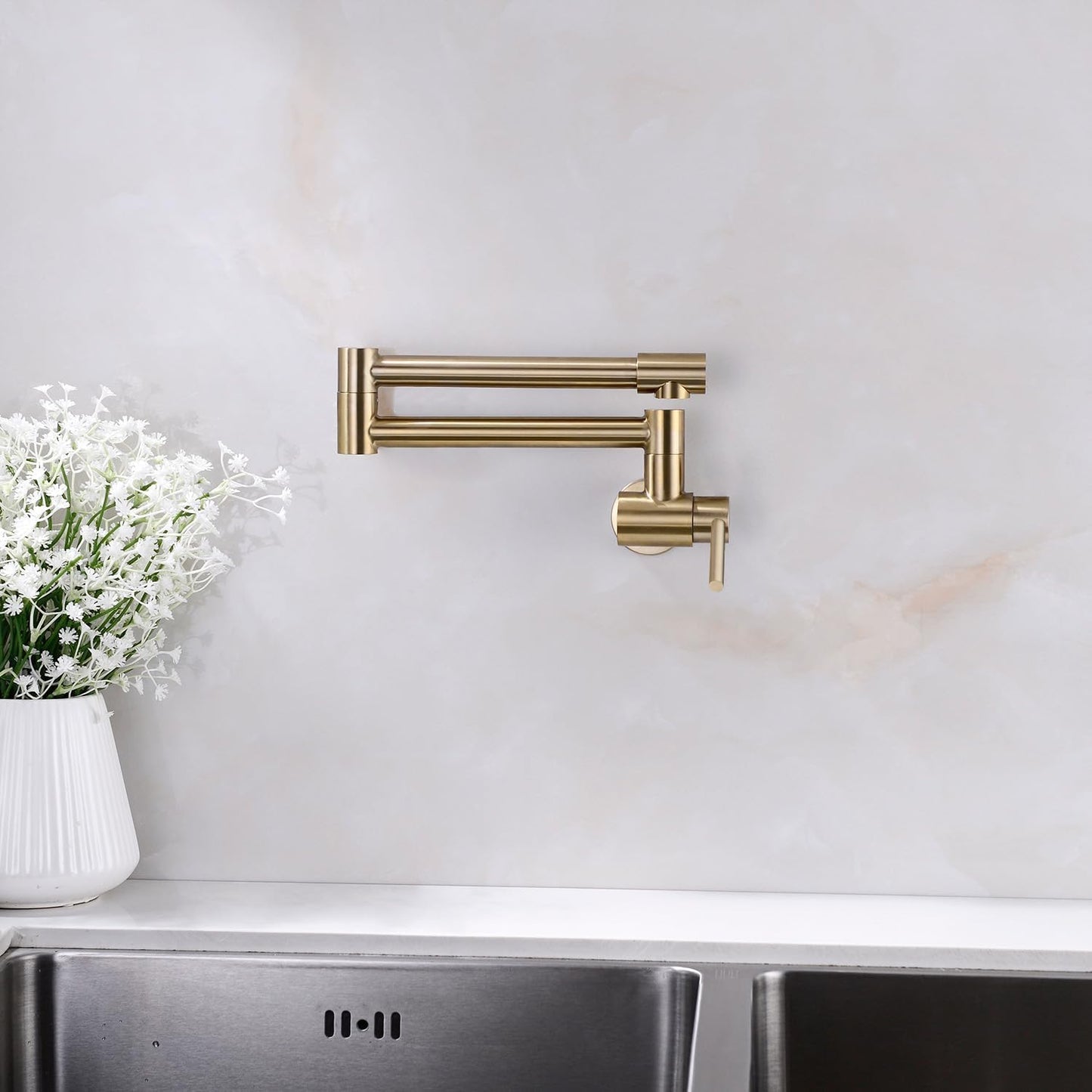 Grifo llenado olla pared resistente huellas cocina