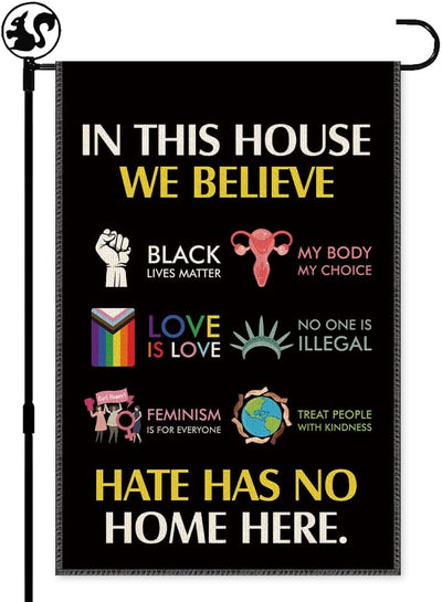 Bandera jardín In This House We Believe