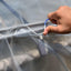 Alambre resorte PVC 6.6ft y canal U aluminio invernadero