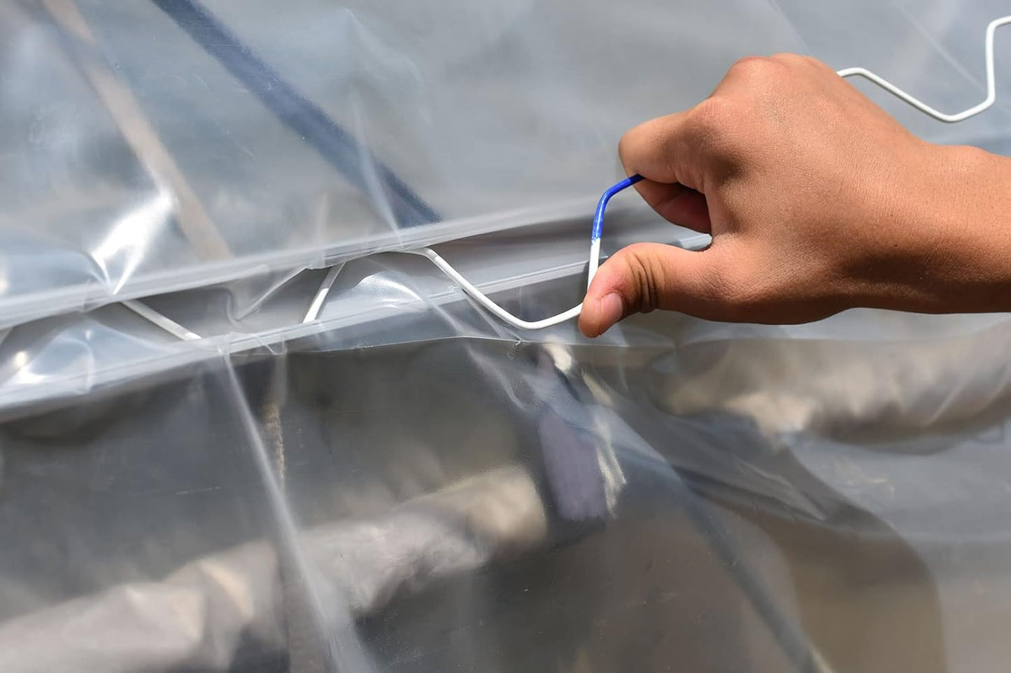 Alambre resorte PVC 6.6ft y canal U aluminio invernadero
