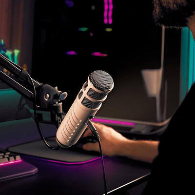 Micrófono dinámico USB para podcaster