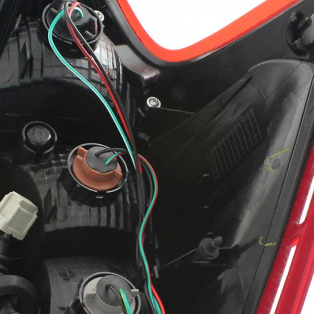 Soporte luz trasera conductor Nissan Versa certificado DOT
