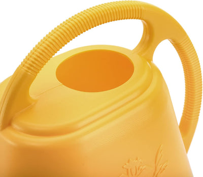 Regadera plástico 1gal mango cómodo boquilla larga color amarillo