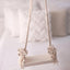 Accesorios macramé para bebé con 2 clips madera blanca