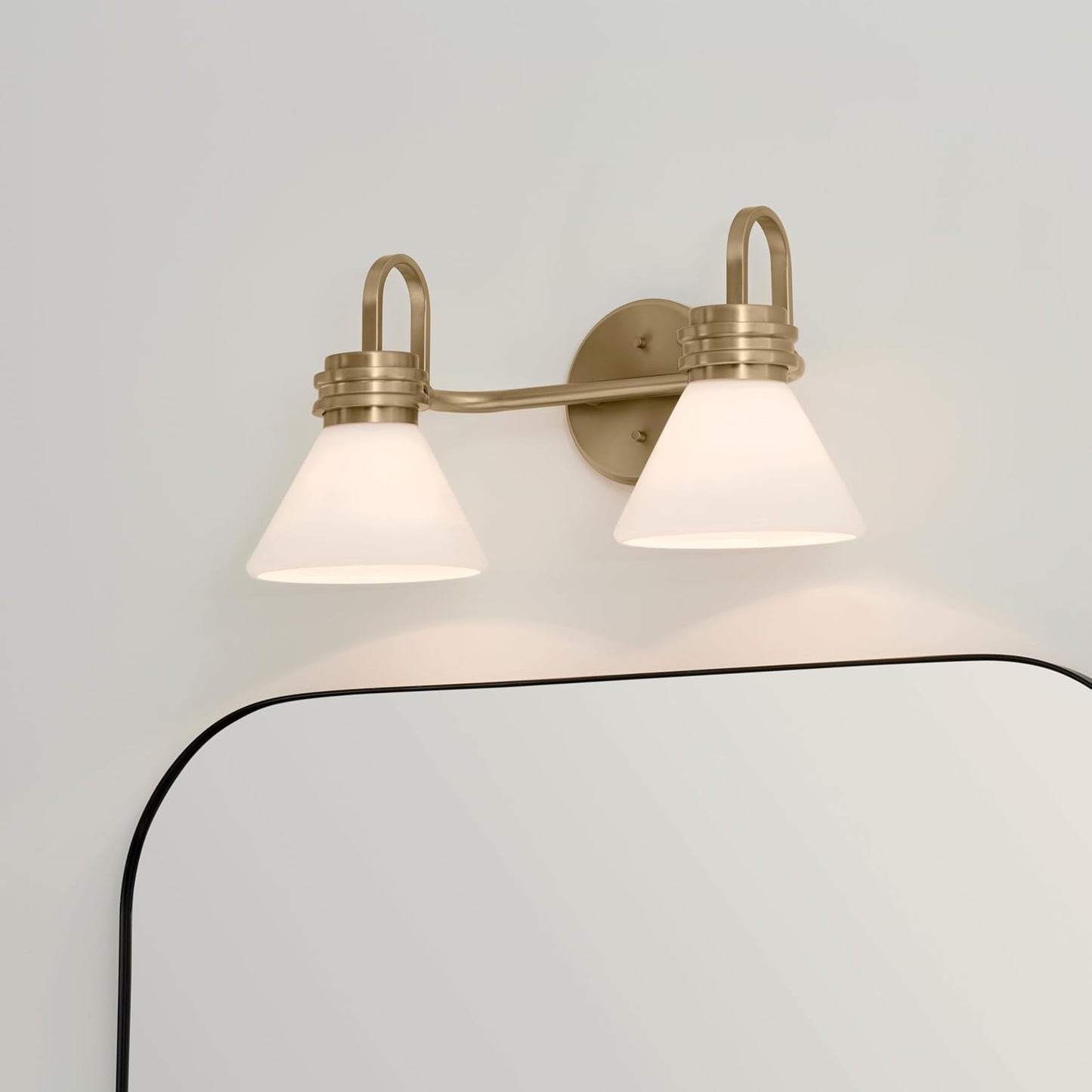 Lámpara baño 2 luces vidrio ópalo bronce champán montaje
