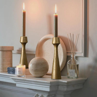 Portavelas hierro cirios cónicos set 2 candelabro dorado