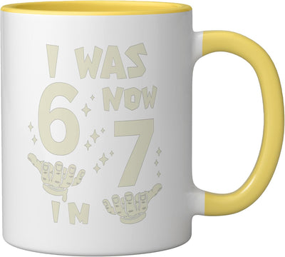 Taza cerámica de cumpleaños 7 años con gesto de mano