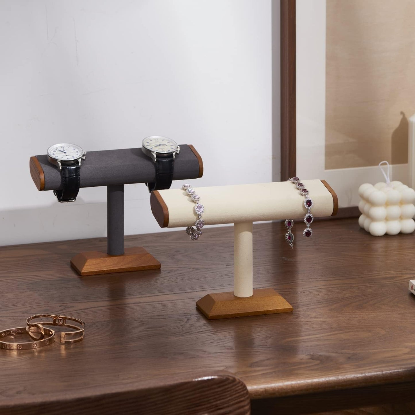 Soporte T-bar madera para relojes y joyas con microfibra