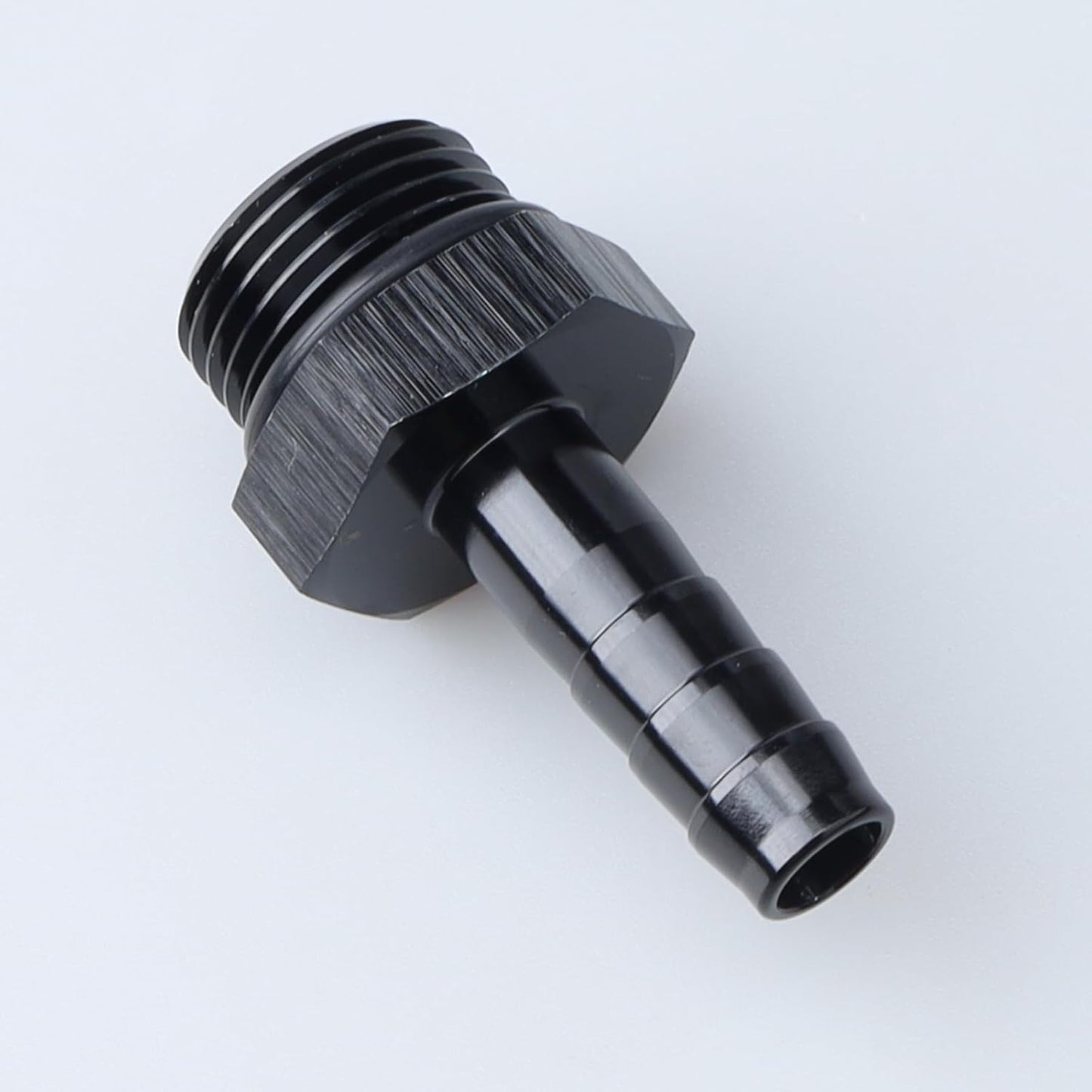 Adaptador entrada combustible 8 ORB macho 3/8 aluminio negro