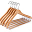 Perchas madera natural brillante con barra bloqueo 5 pzas