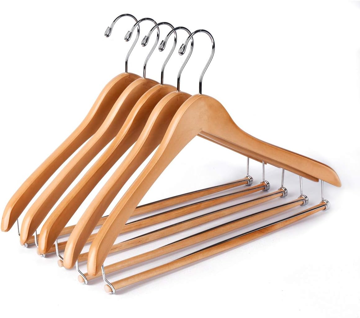 Perchas madera natural brillante con barra bloqueo 5 pzas