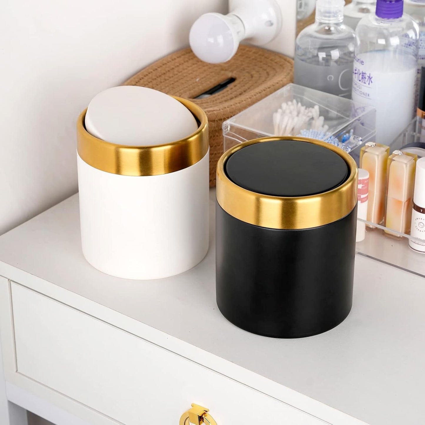 Cubo basura metal 0.4gal con tapa oscilante negro