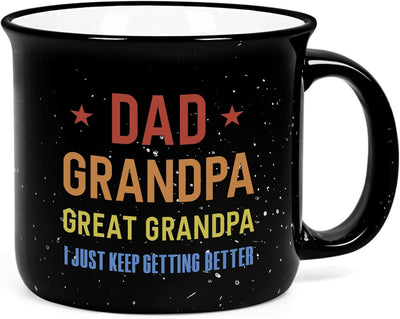 Regalo negro 15oz con texto 'i just keep getting better'