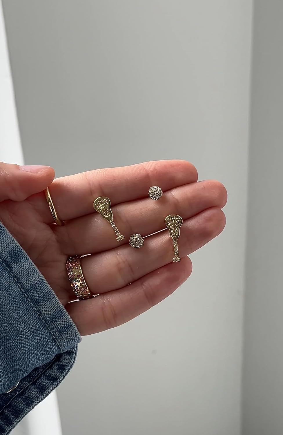 Aretes deportivos novedosos para mujer
