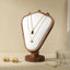 Soporte collares madera nogal tapete cuero escritorio