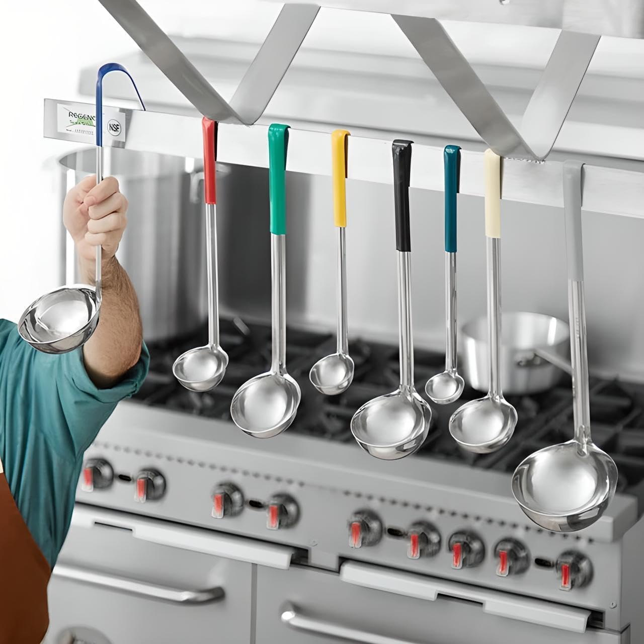 Cucharón acero inox 13pulg mango PVC apto lavavajillas