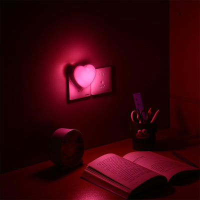 Luz nocturna corazón para niños con sensor automático